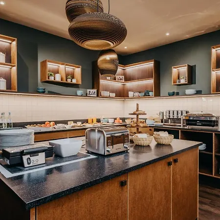 Boutique-hotel Zur Alten Post - Stammhaus 4* 부숨